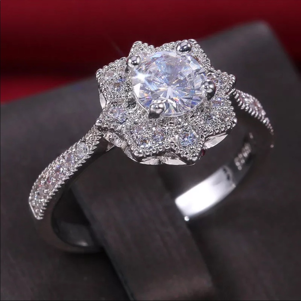 New Round Cut Flower 925 Silver Women’s Ring - Picture 4 of 6